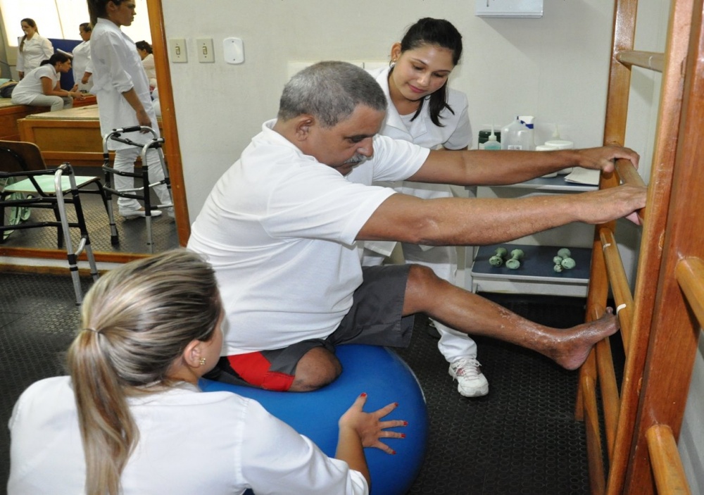 PROJETO DE REABILITAÇÃO DO CURSO DE FISIOTERAPIA DA FUNEC ATENDE ...